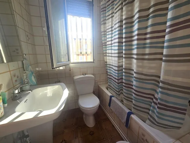 Dúplex adosado, 2 dormitorios, 1 baño, piscina comunitaria, cerca de la Avda. de las Habaneras, a unos 10/15 min. a pie de la playa del Cura — 29
