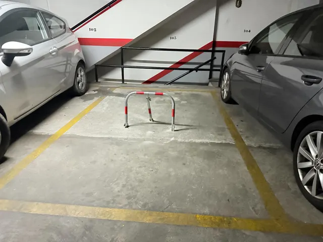 PLAZA GARAJE EN ZONA EXPOSICION, A POCA DISTANCIA DEL ESTADIO DE FUTBOL MESTALLA — 2