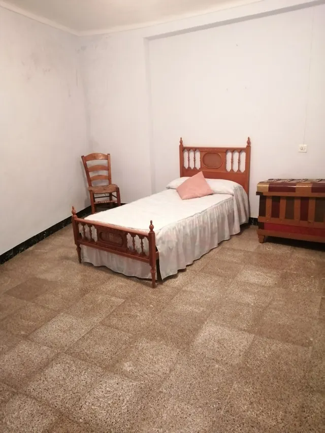 Ideal cómo inversión o si desea vivir en un pueblo con encanto como es Iznájar (Córdoba). — 32
