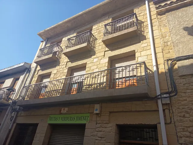 Edificio en Carcastillo. — 29