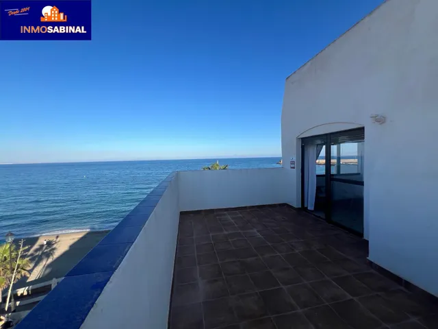 Impresionante Piso en Primera Línea de Playa en La Romanilla, Roquetas de Mar por €310.000 — 17