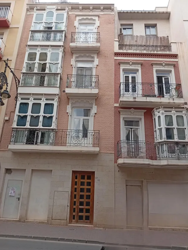Emprender en Cartagena Centro, tu mejor opción. Local Comercial con amplia fachada. — 5