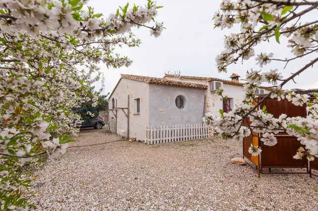 Se vende chalet único - Un rincón dónde habita el arte — 42