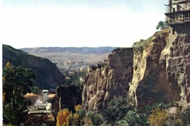 IDEAL INVERSORES - PUEBLO RUSTICO EN HENAREJOS — 36