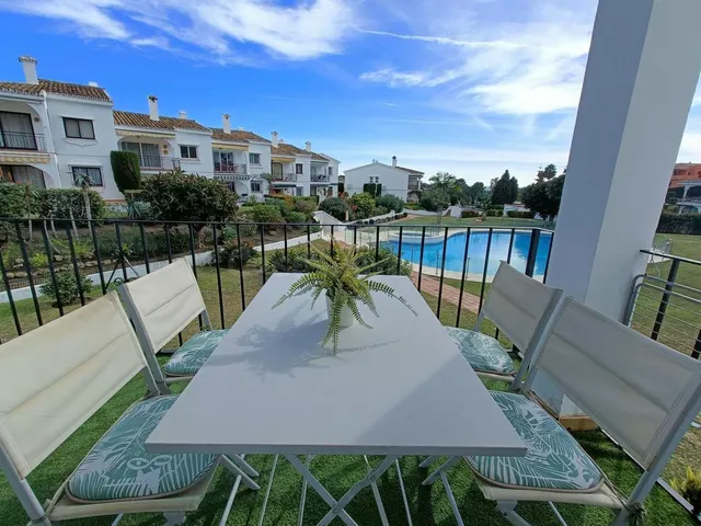 Excelente Ático con vistas al mar en El Paraíso, Estepona — 4