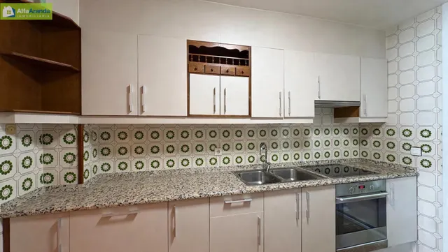PISO REFORMADO 4 DORMITORIOS Y PLAZA DE GARAJE INCLUIDA — 26