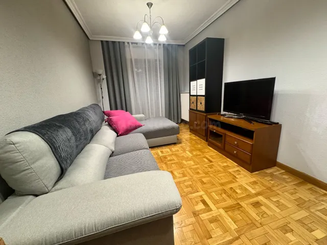 Piso 2 habitaciones 85m² en alquiler - Puente Ladrillo-Tores - foto 2