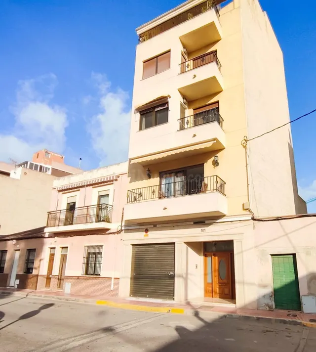Fantástico apartamento dúplex con garaje en el centro de Gua - foto 3