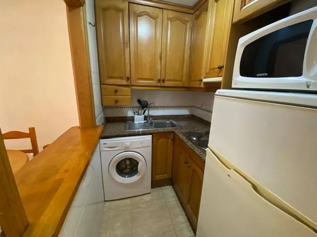 Piso en pleno centro, 2 dormitorios con orientación Este. — 10