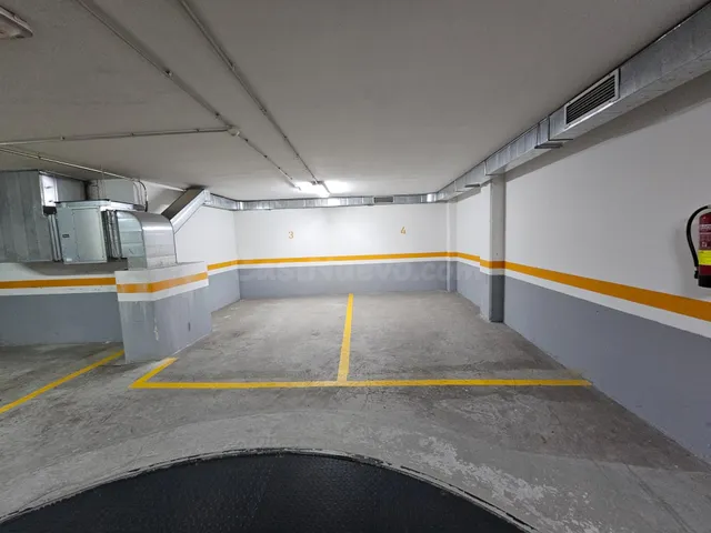 En Venta 2 Plazas de Garaje en la calle Federico Tapia - foto 3