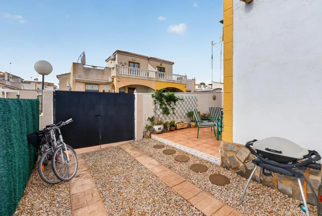 Serena V – Adosado tipo Quad con 3 dormitorios, jardín, piscina comunitaria y parking privado en Los Altos — 29