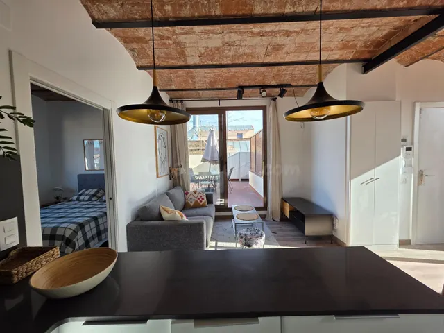 Ático con Solarium reformado en el corazón del Paral·lel (Barcelona) — 5