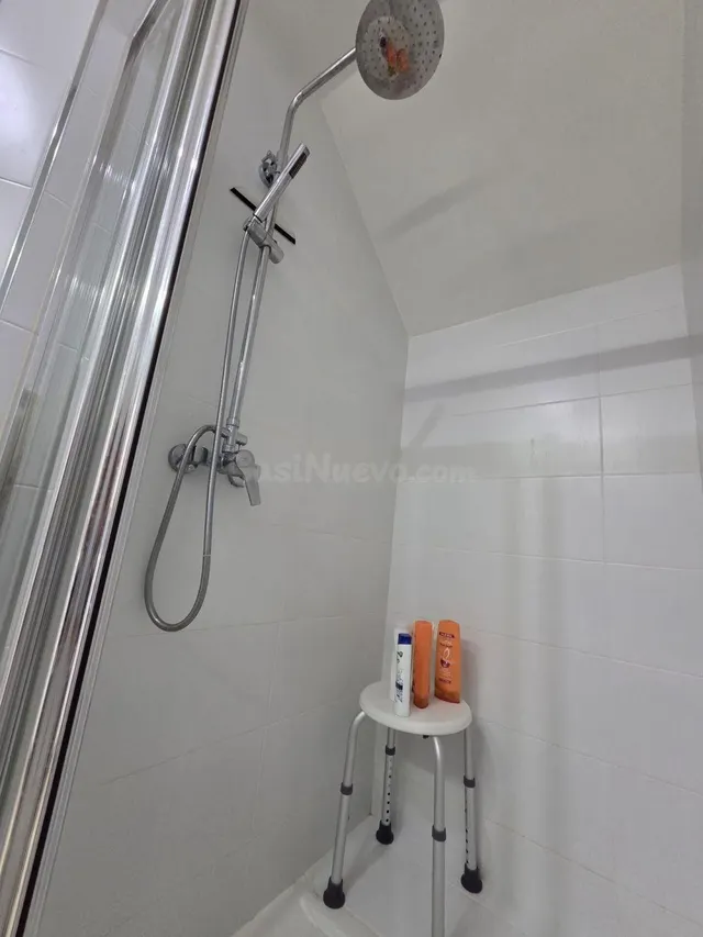 GRAN ADOSADO EN TORREVIEJA: 3 HAB, 2 BAÑOS 1 ASEO - foto 5