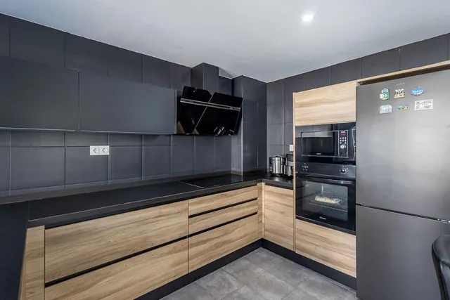 Casa en venta en Monachil (Granada) – Amplia, luminosa y con gran potencial — 6