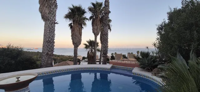 CASA CON PISCINA Y APARTAMENTO EN FARO DE PUNTACARNERO