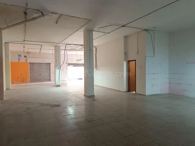 ALQUILER DE LOCAL COMERCIAL DE 181 M2 PETRER ZONA POLIDEPORT