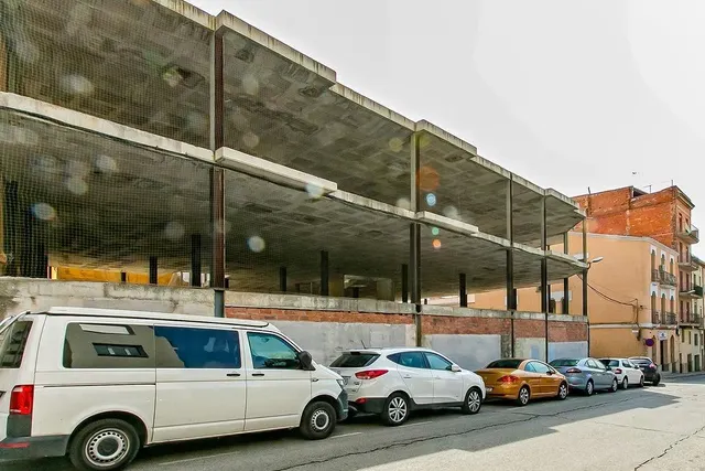 LOCAL COMERCIAL EN VENDA  A IGUALADA - PASSEIG VERDAGUER — 6