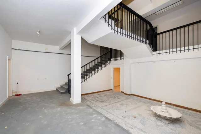 Local comercial con casi 1000 m2 en plena Gran via de Granada. Oportunidad única y exclusiva — 26