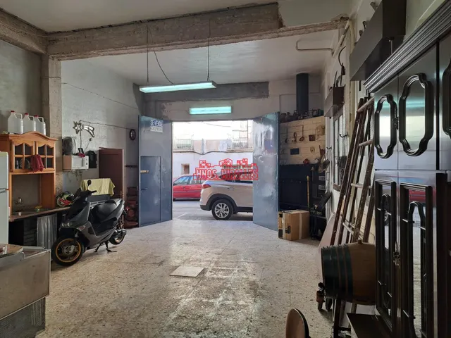 ¡INTERESANTE CASA EN ASPE CON LOCAL Y SOLARIUM. IDEAL PARA REUNIONES — 4