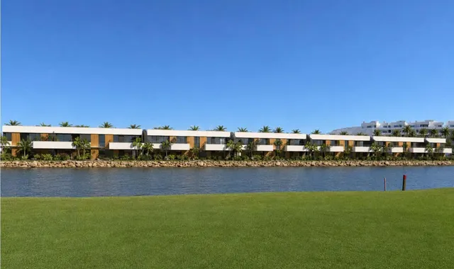 Bungalow de planta baja con 2 dormitorios a la venta en Cond