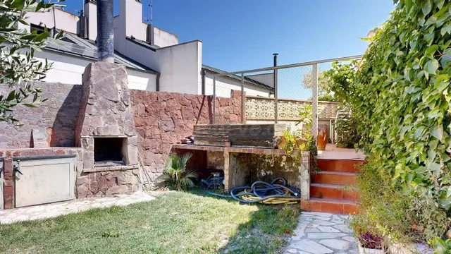 Casa 3 habitaciones 96m² en venta - CUARTE DE HUERVA - foto 2