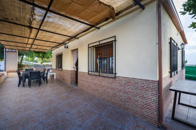 Casa independiente en Otura. — 19