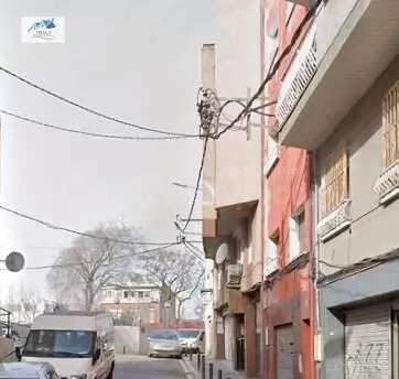 Venta Piso en Santa Coloma de Gramenet (Barcelona) — 2