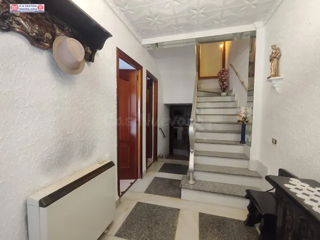 Casa adosada en esquina con dormitorio en planta baja - foto 4