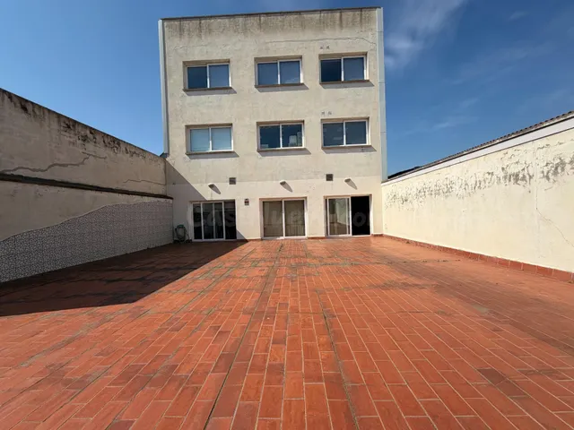 Local premium en Empuriabrava | Alta rentabilidad | 6 espaci - foto 2