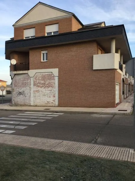 Urbis te ofrece un estupendo local comercial en Villares de la Reina, Salamanca. — 6