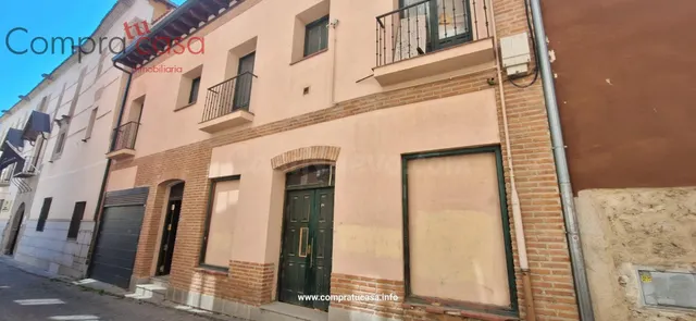 VENTA DE 3 PISOS.-.CALLE CARRETAS.-SEGOVIA