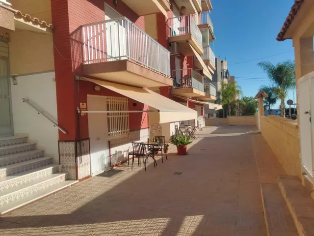 Alquiler Amplio y Luminoso Piso en Santa Pola - Zona Santiago Bernabeu (ALQUILER DE TEMPORADA) — 8