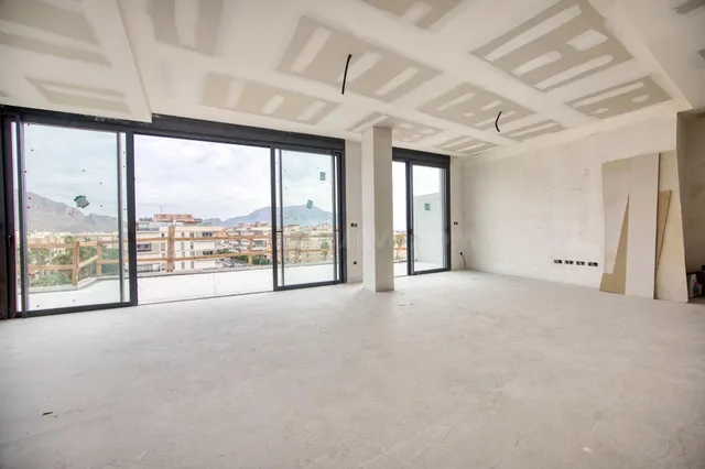 ÁTICO DE LUJO DE OBRA NUEVA EN EL EDIFICIO VEGA en Orihuela  - foto 3