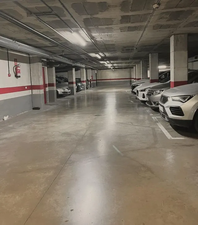 Tu nuevo hogar en Torrent Ballester: amplitud, jardines comunitarios y parking incluido — 21