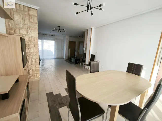 MARAVILLOSO CHALET ADOSADO DE 3 habitaciones EN LA ZONA DE P - foto 3