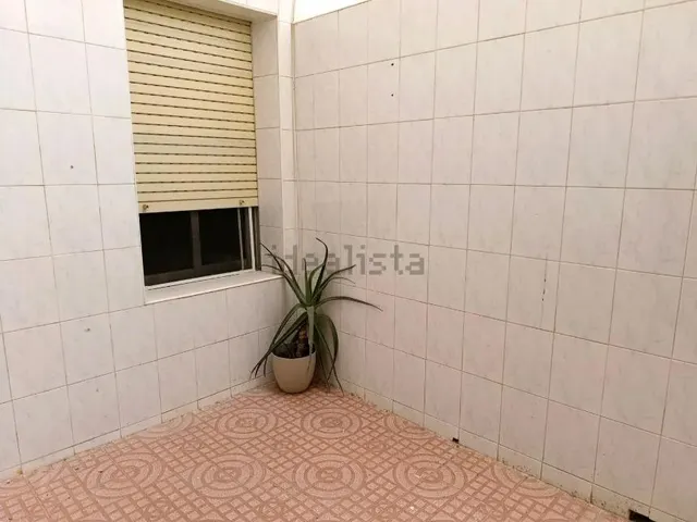Amplio piso en el Corazón de Alicante, Perfecta para Vivir y Disfrutar — 11