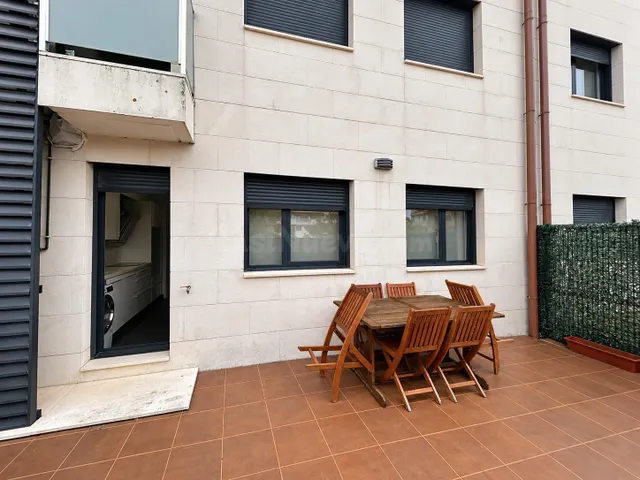 Alquiler fijo en san román, Santander – bajo con terraza, jardín y piscina comunitaria — 4