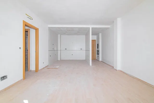 EDIFICIO EN VENTA EN MORALEDA DE ZAFAYONA — 33