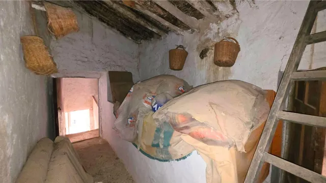 ¿Buscas espacio sin límites? 400 m2 de puro potencial en el corazón de Uleila. — 47
