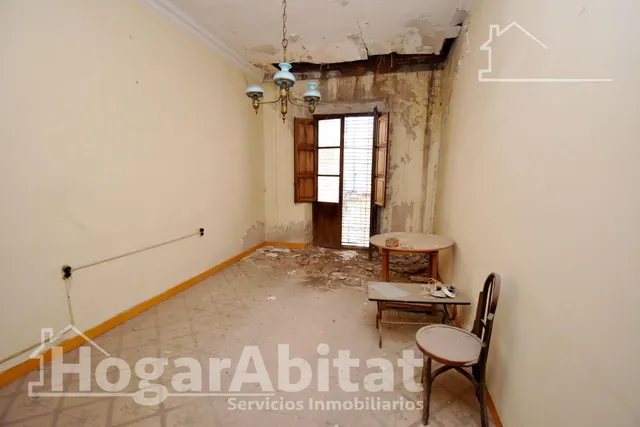 AMPLIA CASA CON 2 TERRAZAS CERCA DEL CENTRO — 12