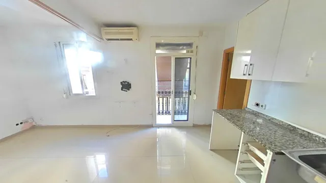 Piso en venta en Calle dels Magatzems — 9