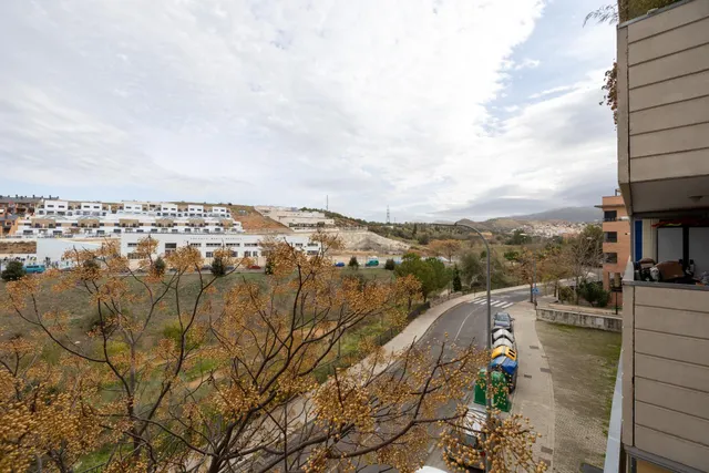 Piso en Serrallo, calle Aconcagua. Vivienda del 2007, situada en 2ª planta, con vistas despejadas — 28