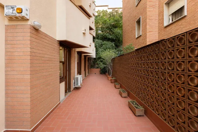 Magnífica planta baja en tres torres — 44