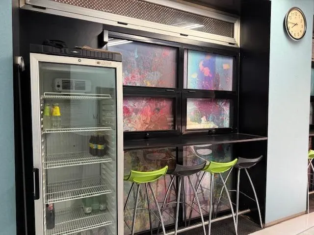 SE VENDE LOCAL TOTALMENTE INSTALADO PARA BAR — 9