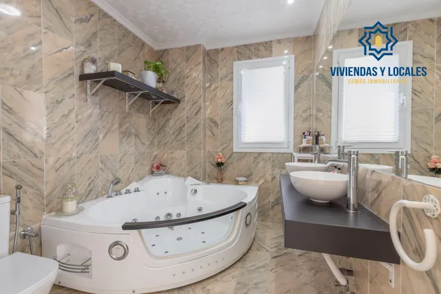 ¡MAGNIFICO CHALET INDEPENDIENTE CON CALIDADES ESPECTACULARES Y PISCINA PRIVADA EN GOJAR! — 28