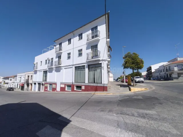 Venta de local sin posesión en Pozoblanco (Córdoba) - foto 4