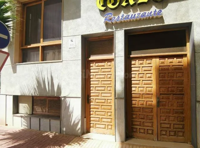 SE VENDE local comercial OKUPA en C De La Base 4 de Alcázar - foto 3
