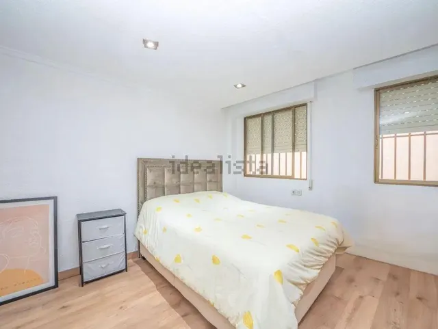 Duplex reformado junto al paseo marítimo y el parque Reina Sofía. — 31