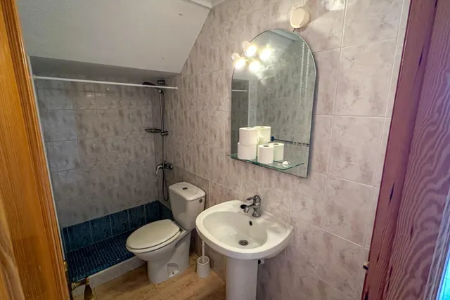 MAGNIFICA VIVIENDA ADOSADA CON PISCINA COMUNITARIA, IDONEA COMO VACACIONAL — 46