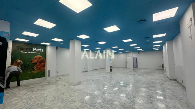 Local comercial de 261 m2 junto Av. del Puerto | Cardenal Benlloch — 3